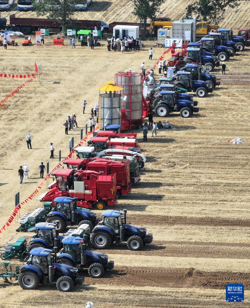 中国农机推广“田间日”活动在陕西举行