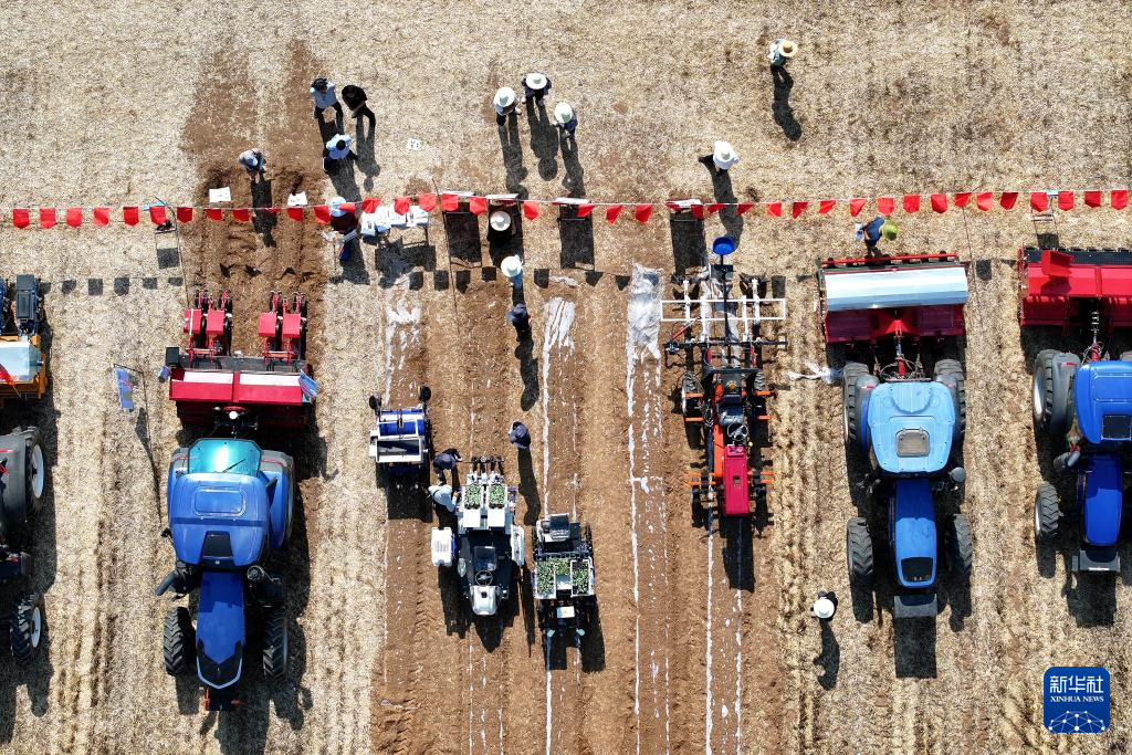 中国农机推广“田间日”活动在陕西举行