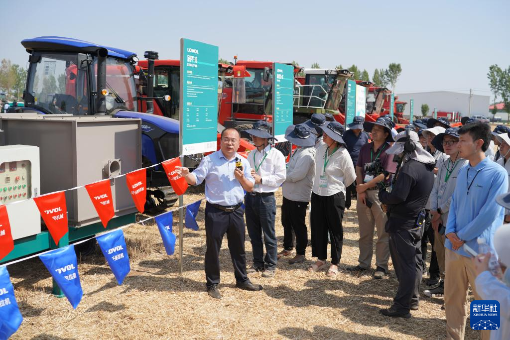 中国农机推广“田间日”活动在陕西举行