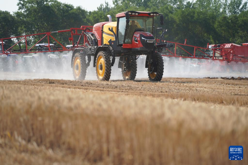 中国农机推广“田间日”活动在陕西举行