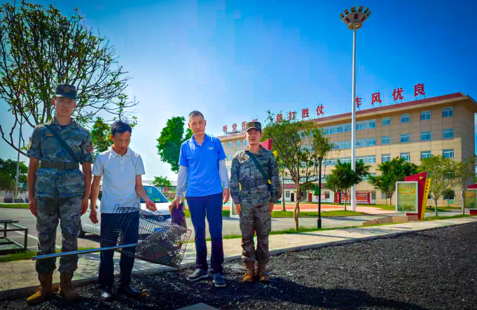 武警重庆官兵救助国家二级保护动物果子狸 精心照料后移交林业部门