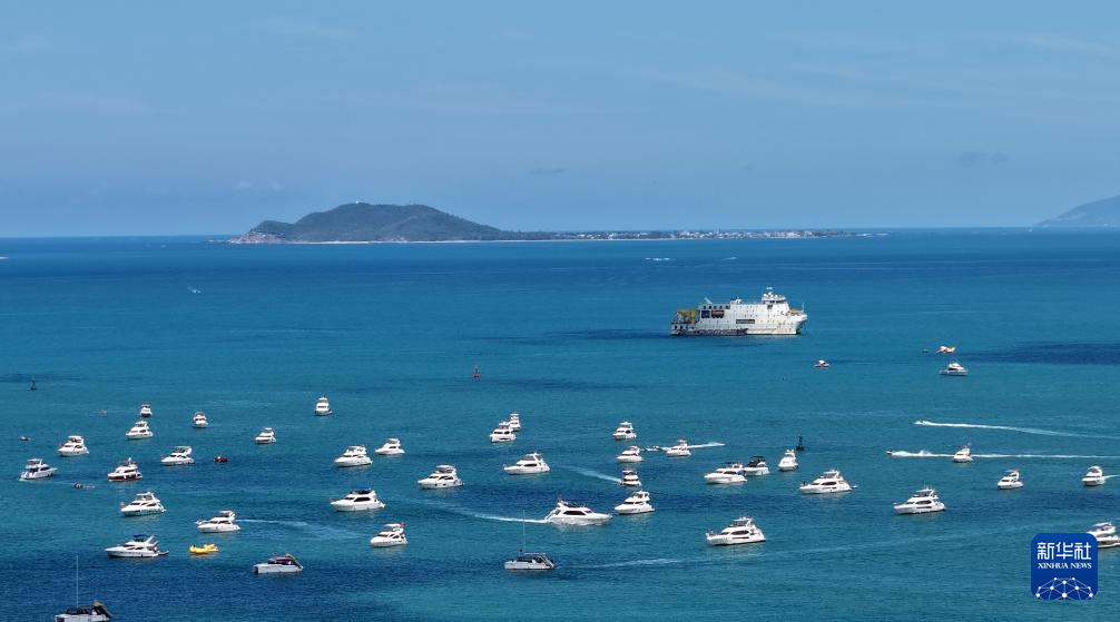 海南三亚：千帆竞渡迎暑期