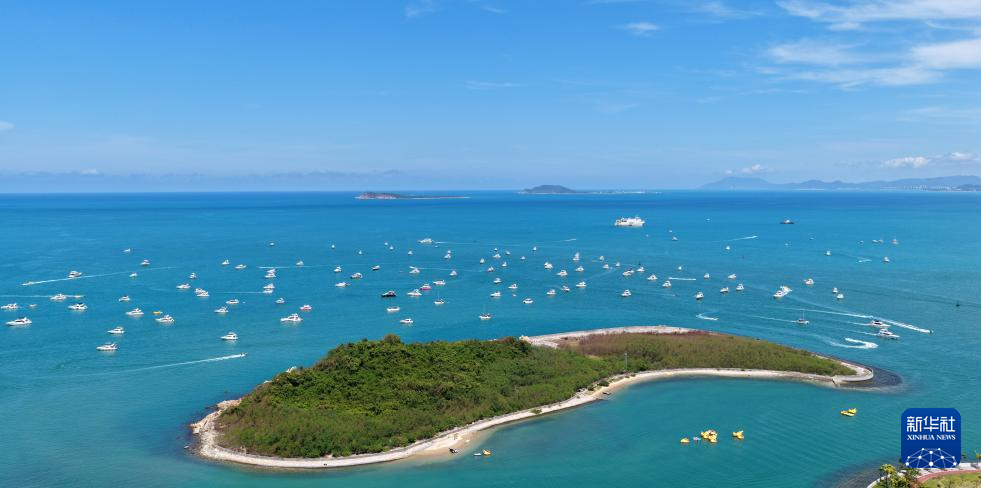 海南三亚：千帆竞渡迎暑期