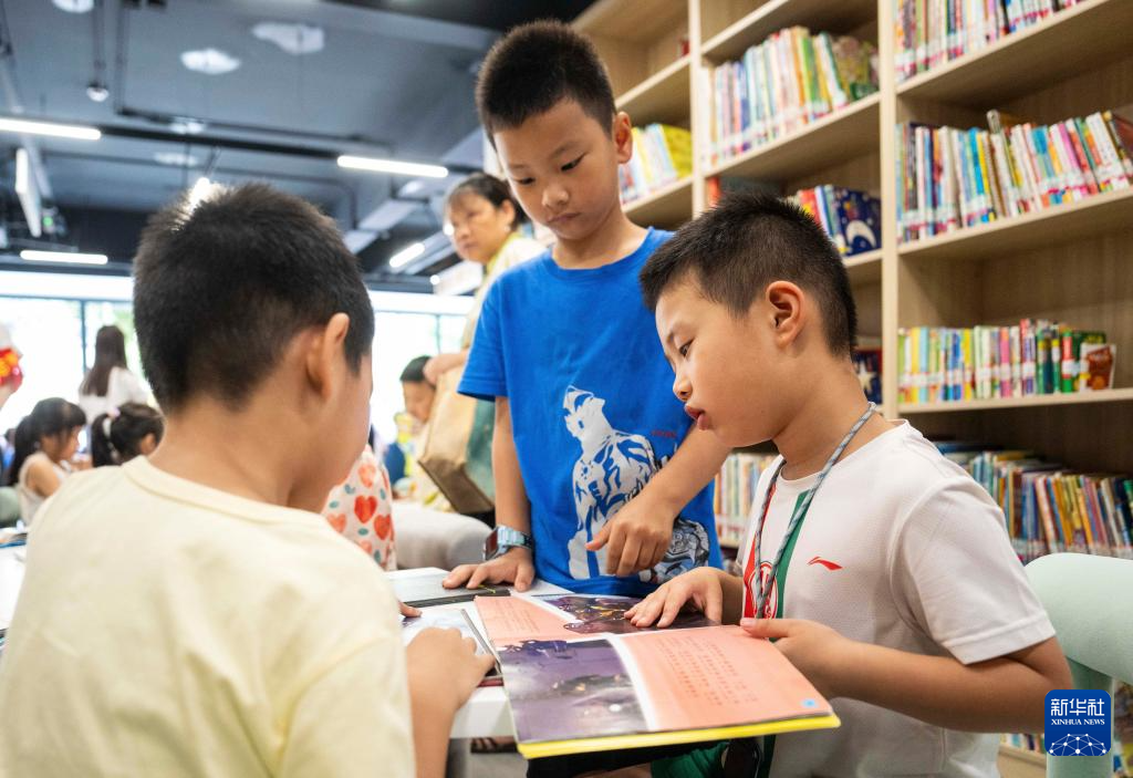 长沙:社区图书馆打造“家门口”文化生活空间
