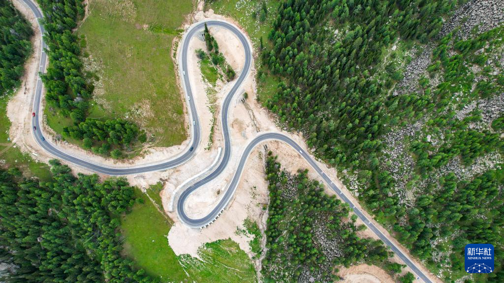 新疆阿禾公路正式通车