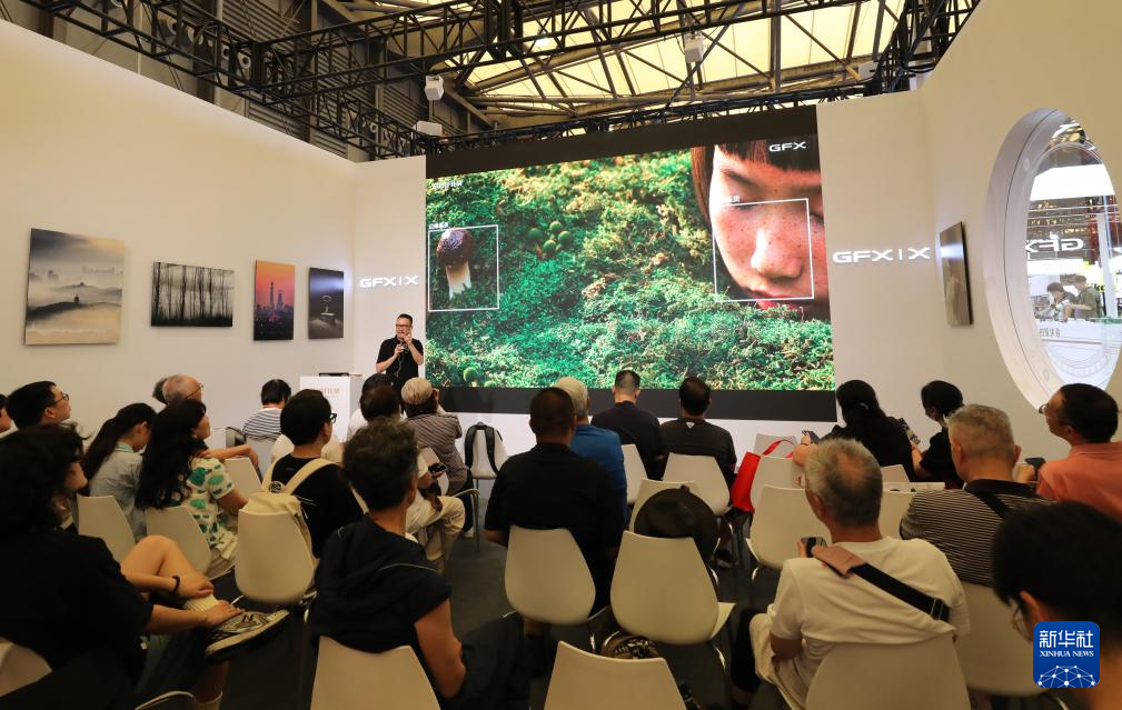 上海国际摄影器材和数码影像展开幕