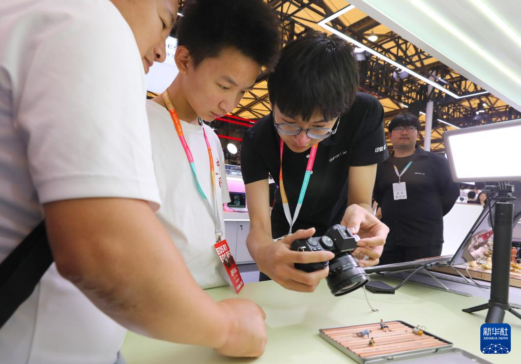 上海国际摄影器材和数码影像展开幕