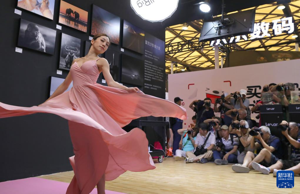 上海国际摄影器材和数码影像展开幕