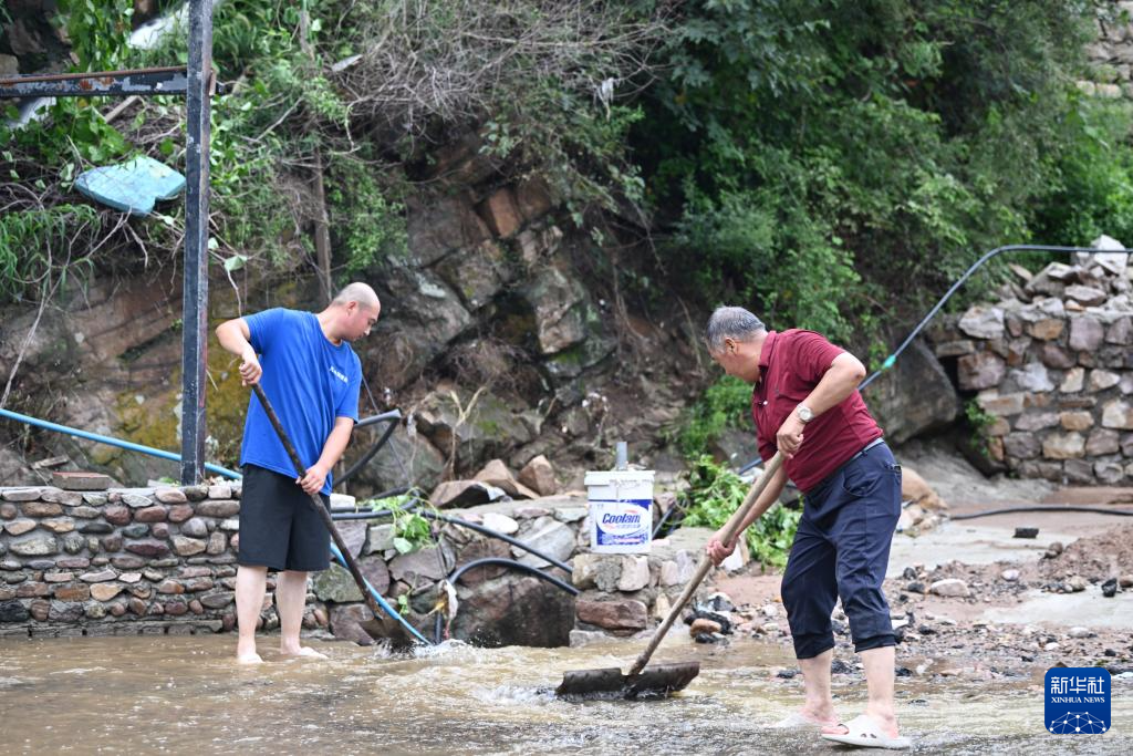 天津:山洪退去 抢修抢险