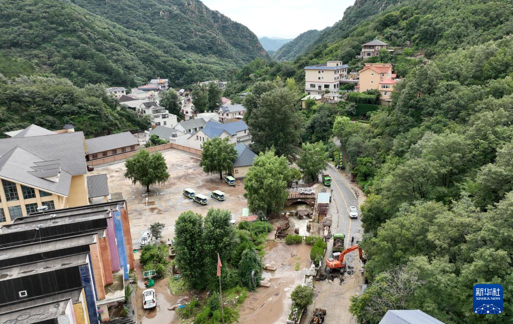 天津:山洪退去 抢修抢险