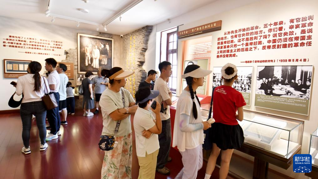 北京迎来暑期旅游热潮