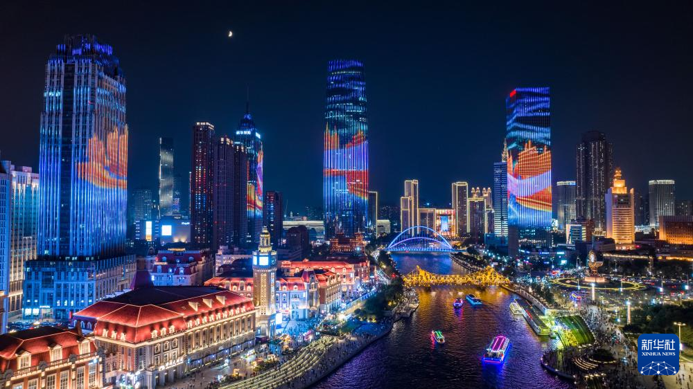 新华全媒+·飞阅中国|津彩夜空 光耀海河