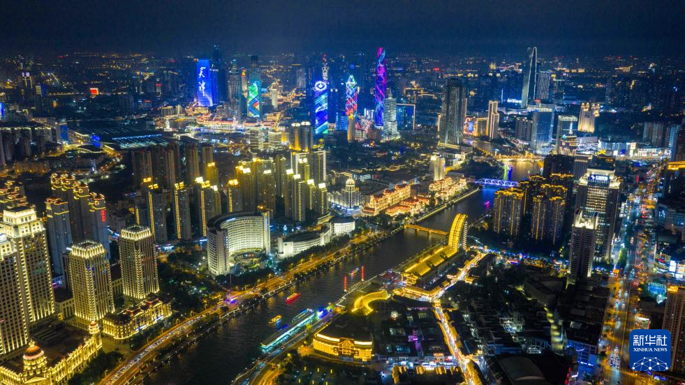 新华全媒+·飞阅中国|津彩夜空 光耀海河