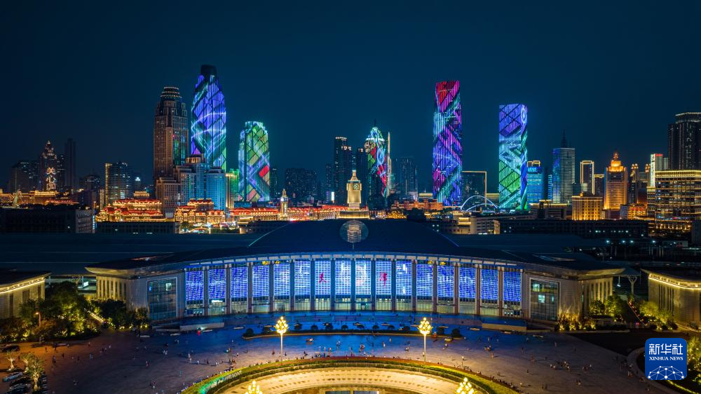 新华全媒+·飞阅中国|津彩夜空 光耀海河