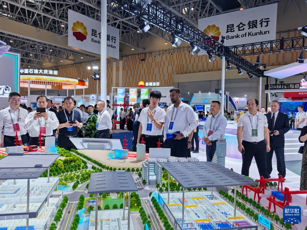 第七届中国（克拉玛依）国际石油天然气及石化技术装备展览会开幕