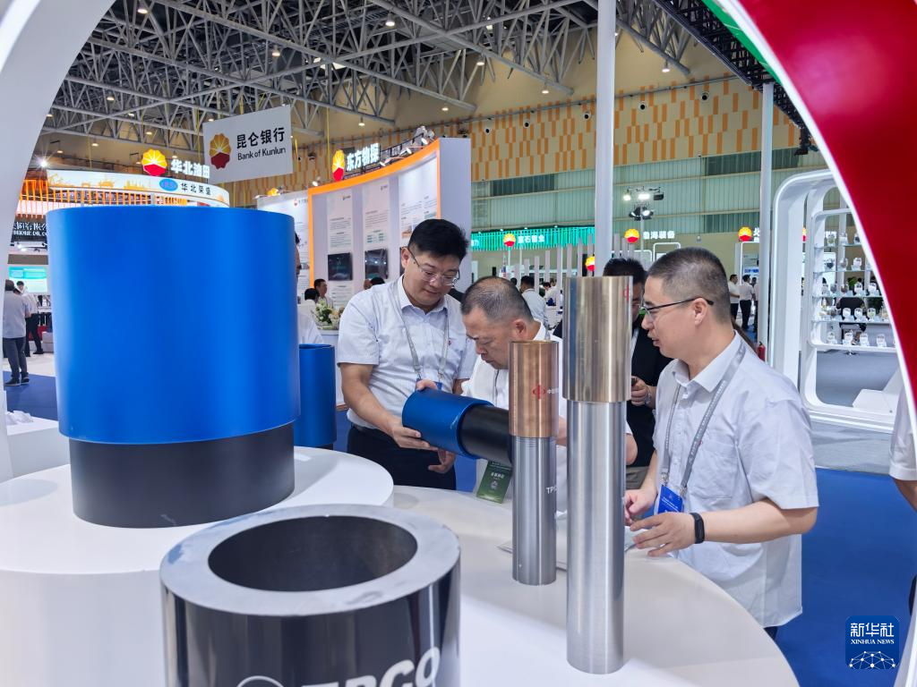 第七届中国（克拉玛依）国际石油天然气及石化技术装备展览会开幕