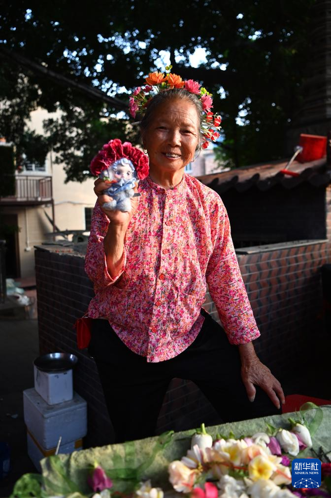 活力中国调研行|福建蟳埔村:簪花如潮涌 古村焕新生