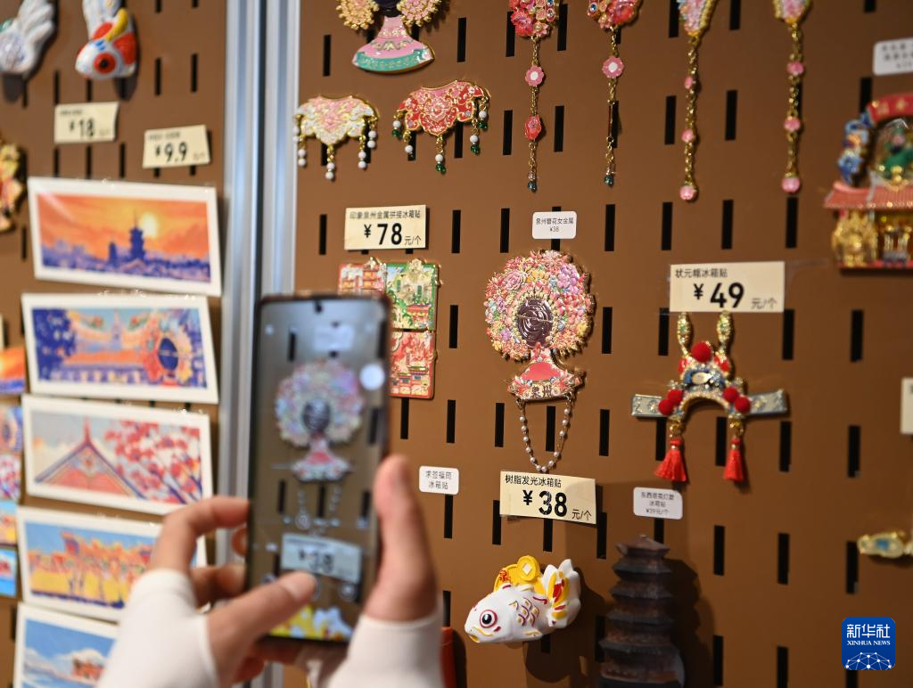 活力中国调研行|福建蟳埔村:簪花如潮涌 古村焕新生