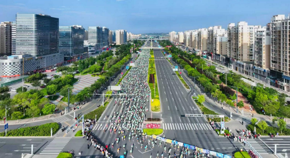 新赛道 兴动能 心服务 欣未来——2025兰州新区半程马拉松侧记 新赛道 兴动能 心服务 欣未来——2025兰州新区半程马拉松侧记