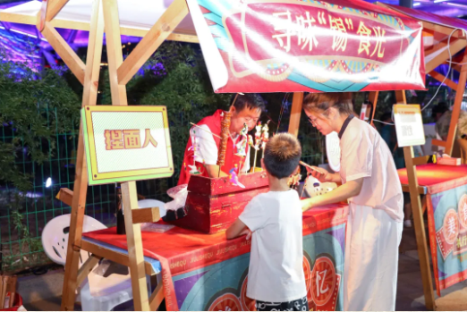 在无锡锡山安镇的夏夜逛集市，逛着逛着就回到了旧时光