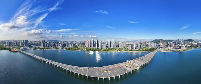 前海：面向世界 奔涌向前