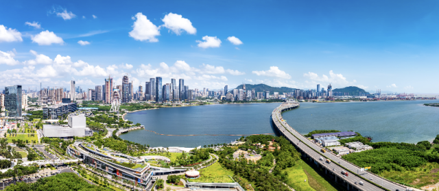 前海：面向世界 奔涌向前