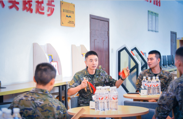 “为兵服务万里行”走进重庆武警营区，这场演出满是战友情