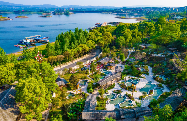 “镇”兴关键词|重庆长寿区长寿湖镇：红橙成“金”挂满枝 三产融合促振兴