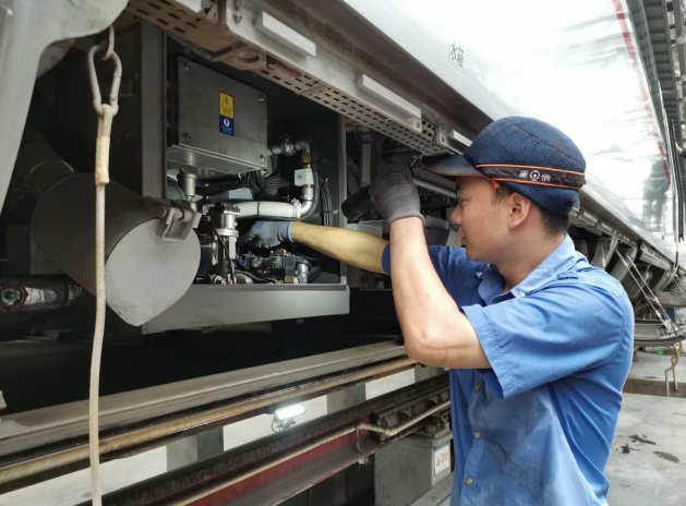 重庆地区开启最大规模动车“体检”