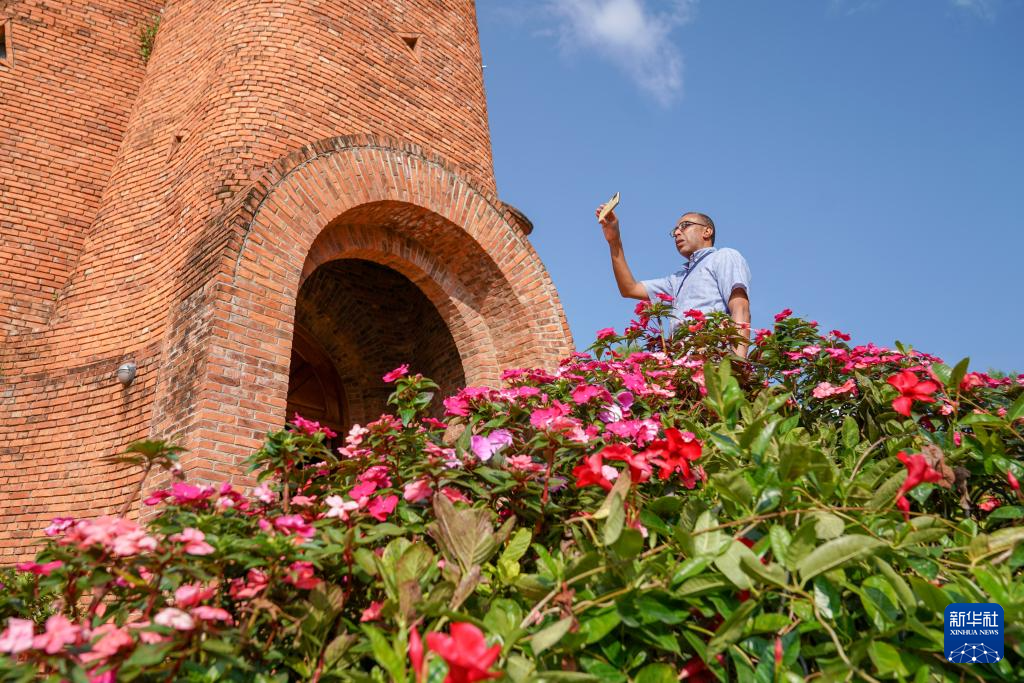云南弥勒:艺术赋能 打造特色文旅新地标