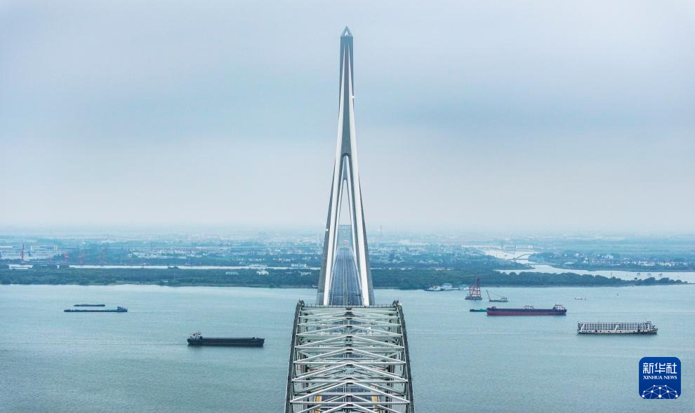 常泰长江大桥正式通车