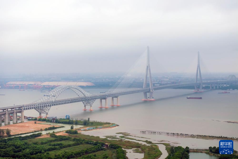 常泰长江大桥正式通车