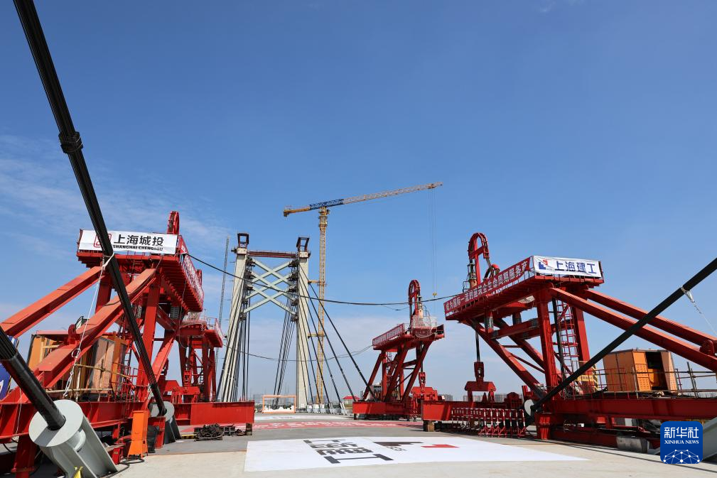 上海：嘉松公路越江新建工程主桥顺利合龙