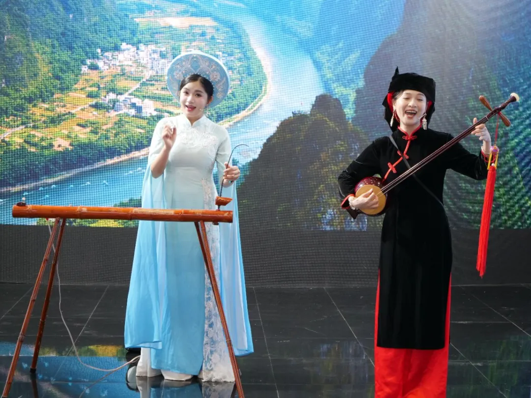 这场博览会，就是“诗与远方”的合订本