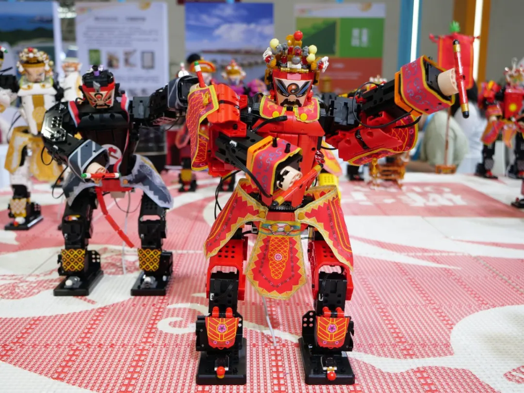 这场博览会，就是“诗与远方”的合订本