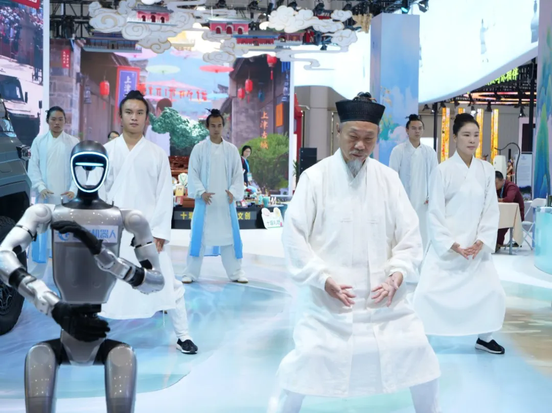 这场博览会，就是“诗与远方”的合订本