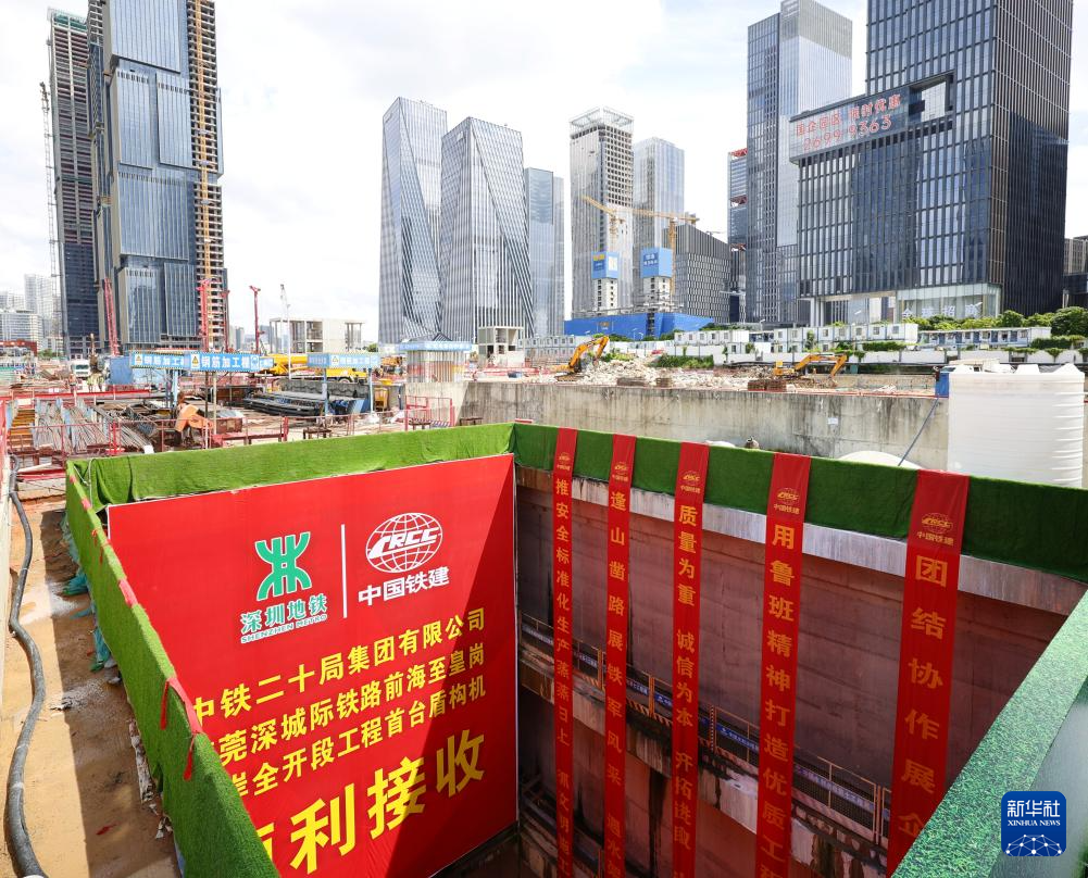 深圳:盾构齐头并进两条隧道贯通