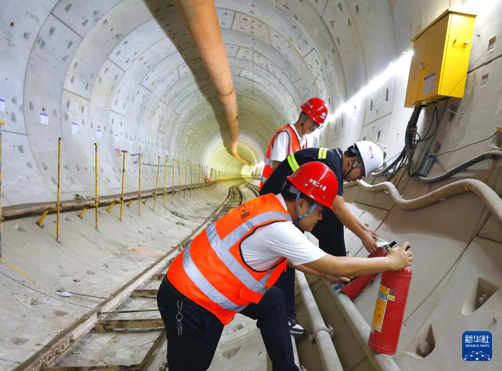 深圳:盾构齐头并进两条隧道贯通