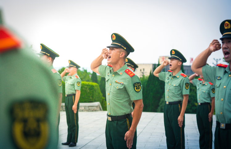 铭记“九一八” 武警重庆官兵在杨闇公烈士陵园开展主题教育