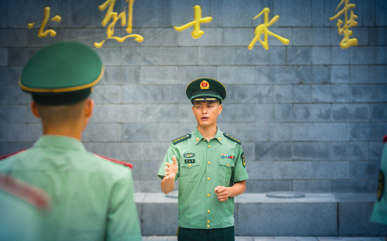 铭记“九一八” 武警重庆官兵在杨闇公烈士陵园开展主题教育