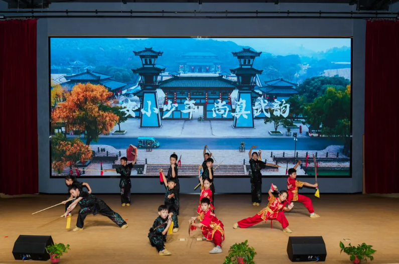 无锡市锡山区“护苗·绿书签行动”宣传活动成功举行