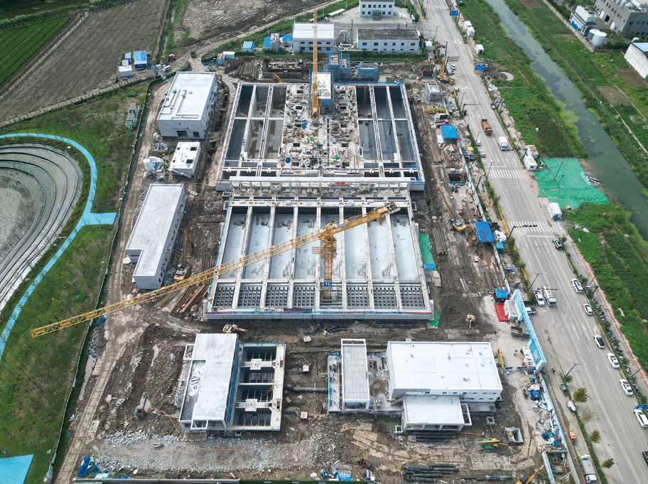 双节不打烊 项目建设忙