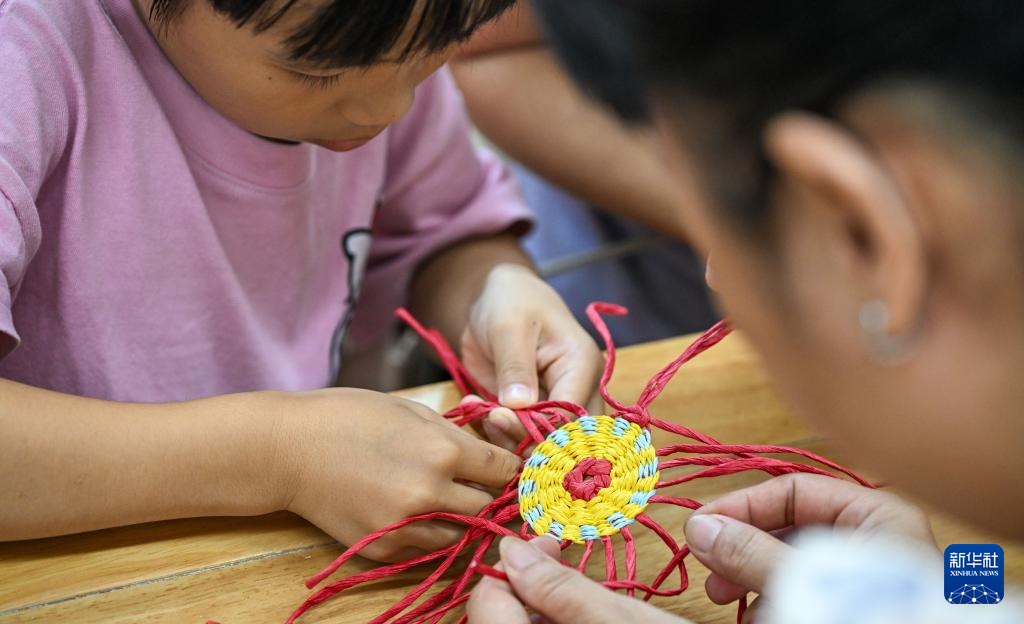 海口：在非遗学堂感受文化魅力
