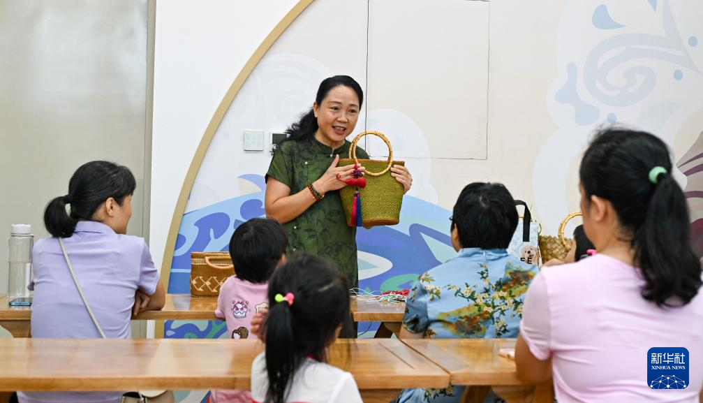 海口：在非遗学堂感受文化魅力