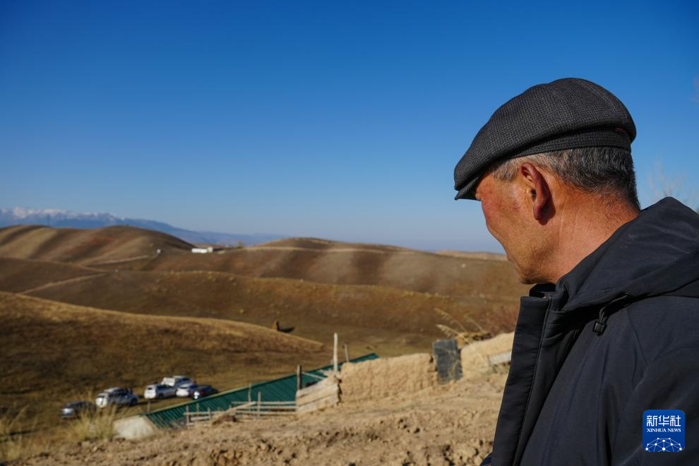 骏马与汽车同行：新疆牧区婚礼交响诗