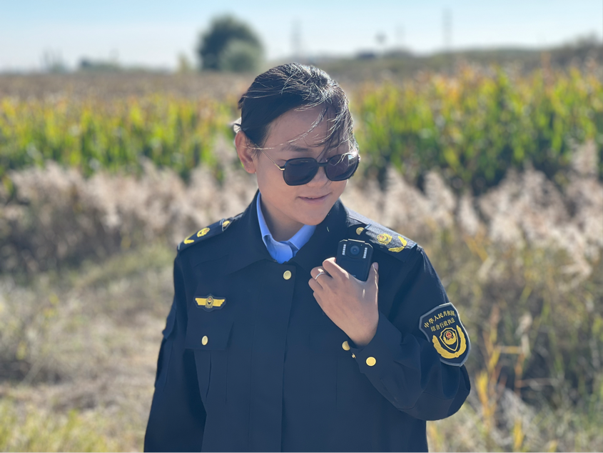 从大学课堂到草原深处:一个00后女孩的“逆行”青春