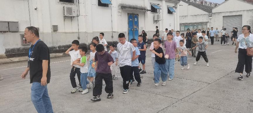 探秘粮库知农事，珍惜粮食我先行——句容市粮食集团组织开展世界粮食日主题亲子活动