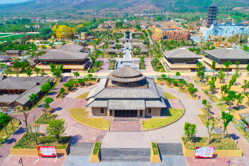 《周原衣语服饰秀》荣获美国缪斯设计奖铂金奖! 全景1.jpg