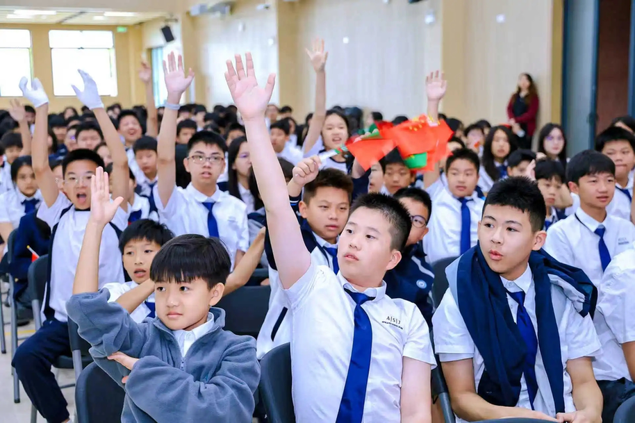 【视频】全运火炬映初心 粤港澳学子共燃家国情