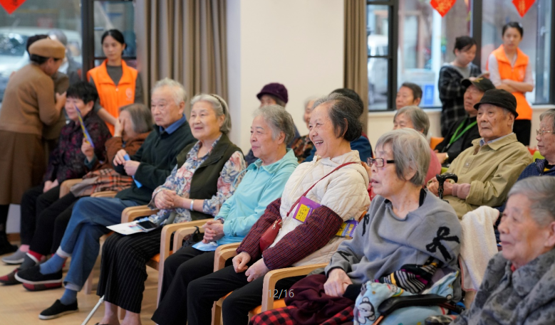 重庆：重阳反诈不停歇 守护钱袋不松劲